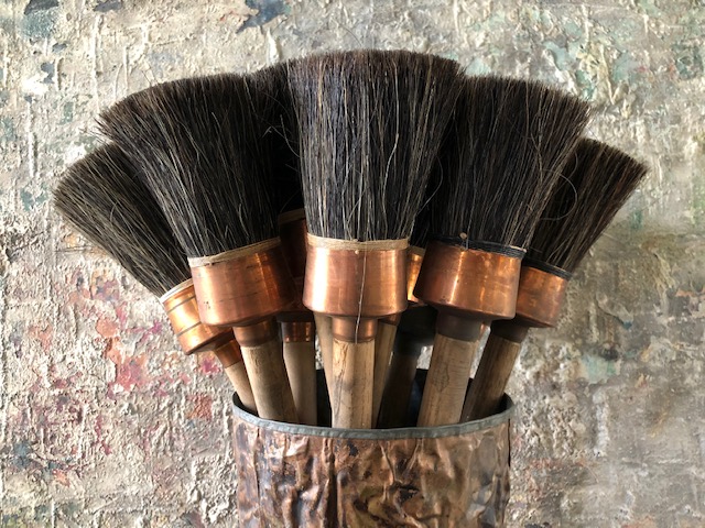 Set de 4 pinceaux à craie et cire en poils naturels pour meubles et Set de 4 pinceaux à craie et cire en poils naturels pour meubles et
