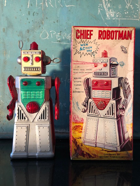 lot of 5 metal robots, Japan around 1960, with original box, in