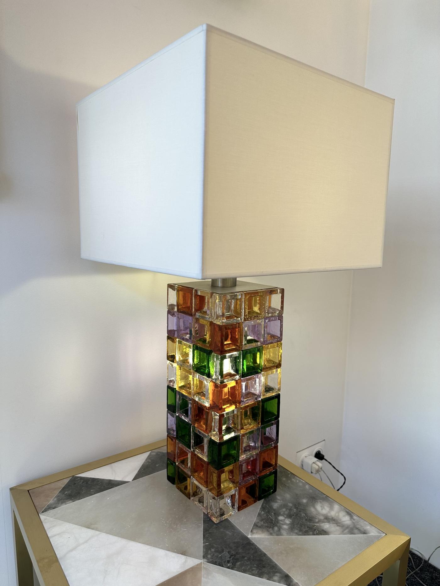 Pair of cube table lamps in multicolored pressed glass and display picture 1