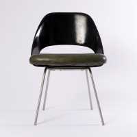 Conference chairs Eero Saarinen