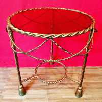 pedestal table