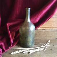 Bottle late seventeenth - early eighteenth. Great lightness in hand