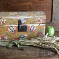 Norman Chest of marriage, Wedding Coffer of Rouen, in polychrome beech painted, Popular Folk Art of Normandy, XVIIIth.