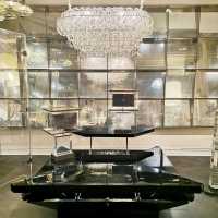 Panel of mirrors Luster Giogali by Angelo Mangiarotti Petals Table from Maison Jansen