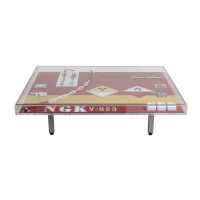 Peter Klasen table