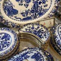 English porcelain service, 25 pieces, late 19th century