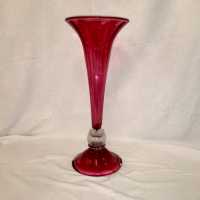 Nineteenth cornet vase