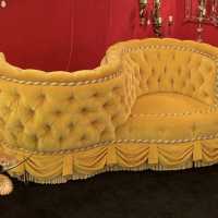 Confident, Siamese, Napoleon III, padded, trimmings, yellow