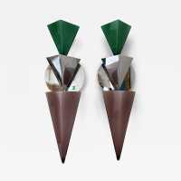 Rare pair of Wassily model wall lamps in chrome metal and pink and green Murano glass by designers Tihani and Mancini for the Italian manufacturer Foscarini. Famous manufacturing like Memphis Mid-Century Modern, Mazzega, Venini, Vistosi, Veronese, La Murrina, Aldo Carlo Nason, Stilnovo, Joe Colombo, Arteluce, Arredoluce, Lumi, Luci, Rggiani, Sciolari, Werner Pantone, Luigi Colani, Raak, Angelo Lelii, Angelo Brotto, Esperia, Francesco Bocola, Superstudio, Enrico Troncon