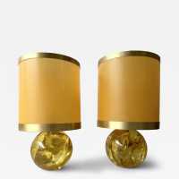 Pair of yellow fractal resin table or bedside lamps, Mid-Century Modern Space Age style, beautiful original shades with brass circle, from the 1970s by the artist François Godebski. Famous designers such as Pierre Giraudon, Marie Claude Fouquières.