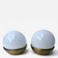 Pair of 2 Mid-Century Modern Space Age table or bedside lamps, white opaline Murano glass and brass. In the mood for Italian design like Toni Zuccheri for VeArt, Venini, Vistosi, La Murrina, Aldo Carlo Nason for Mazzega, Stilnovo, Joe Colombo, Arteluce, Arredoluce, Lumi, Luci, Rggiani, Sciolari, Werner Pantone, Luigi Colani, Raak, Angelo Lelii, Angelo Brotto, Esperia, Francesco Bocola, Superstudio, Enrico Tronconi, Mario Bellini, Harvey Guzzini, Luigi Massoni, Martinelli, Pierre Cardin, Fabio