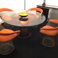 Platner, table et quatre fauteuils