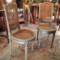 Petite paires de chaises de style Louis XVI