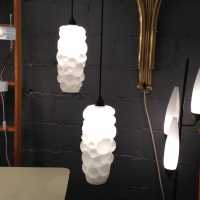 Suspensions en opaline des années 1940