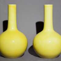 Paire de vases en porcelaine de Chine, XIXème