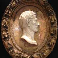 Médaillons XVIIème siècle représentant Jules César et Caligula