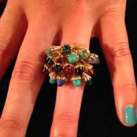 Bague, or 18 carat, pierres ornementales, France, vers 1970