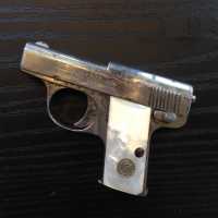 Pistolet Liliput, calibre 4,25, acier et nacre, Autriche, 1926