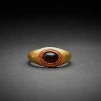 Bague en or et grenat romaine, Ier siècle