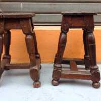 Deux tabourets en noyer/ Deux stools in walnut 17eme