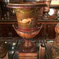 Grand vase Medicis en terre cuite peinte