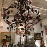 Grande lanterne à décor de feuillage et fleurs peintes en métal, fin XIXème siècle