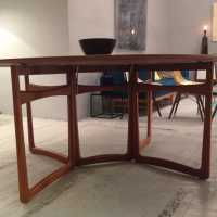 Table de Peter Hvidt en teck massif fin 1950’s
