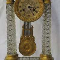1830′ Pendule Portique Charles X Cristal Baccarat et Bronze Doré