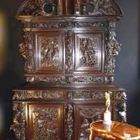 Armoire à deux corps en chêne dite de Révoil