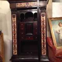 Paire de cabinets-armoires fin XVIIIème siècle