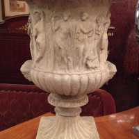 Suite de quatre vases Médicis de style néo-classique