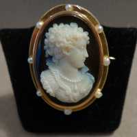 Broche-camée en agate cerclée d'or jaune 18 carats d'époque Napoléon III