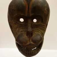 Masque du Bhoutan en bois sculpté daté du début du XIXe siècle