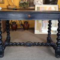 Table de style Louis XIII, bois noirci, époque Napoléon III