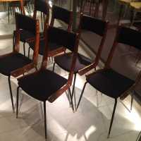 série de 6 chaises Gianfranco Frattini Italie ca 60
