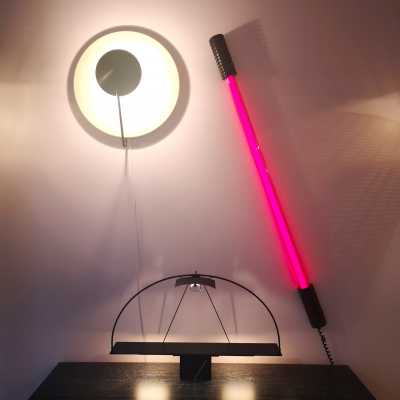 The neon "Easy Light" by Philippe Starck