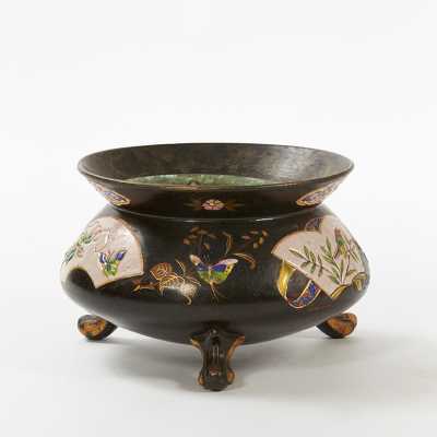 Toul-Bellevue, Cache-pot japonisant en biscuit laqué, porcelaine, fin du 19e siècle