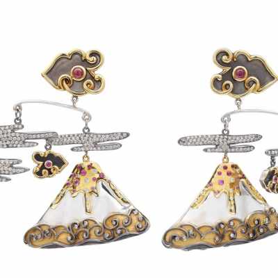 Fuji-yama, mobile earrings, 18K gold, silver, ruby, diamonds, designer: Sylvie Corbelin
