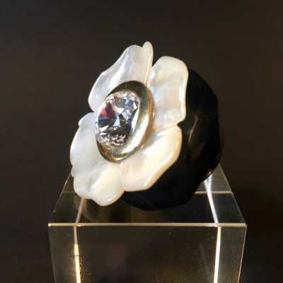 Nacre ,cristal Swarovski et résine