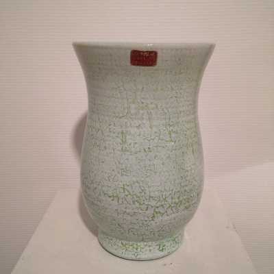 Accolay vase