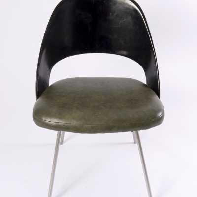 Conference chairs Eero Saarinen