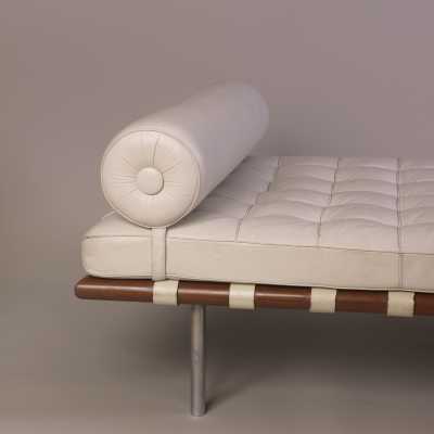 Rest bed Barcelona, ​​Mies Van der Rohe