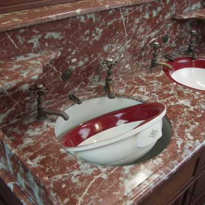 Toilet furniture pitchpin and red marble of Languedoc