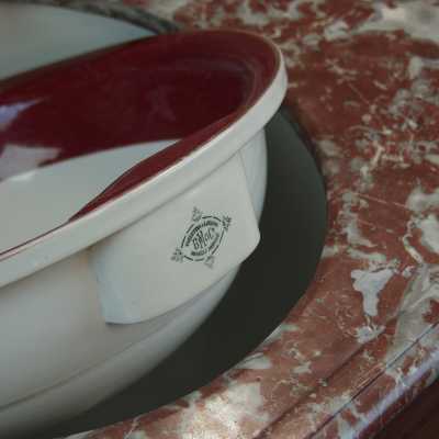 Toilet furniture pitchpin and red marble of Languedoc