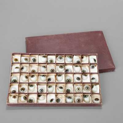 blown glass eyes, prothesis, glass eyes, prosthesis