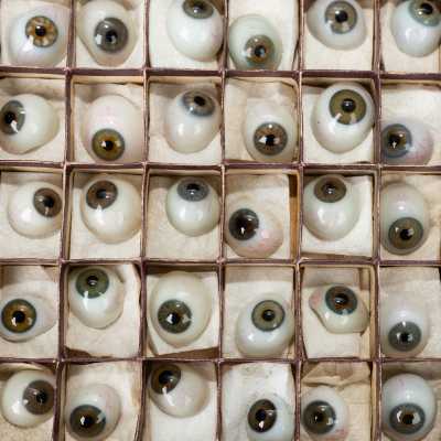 blown glass eyes, prothesis, glass eyes, prosthesis