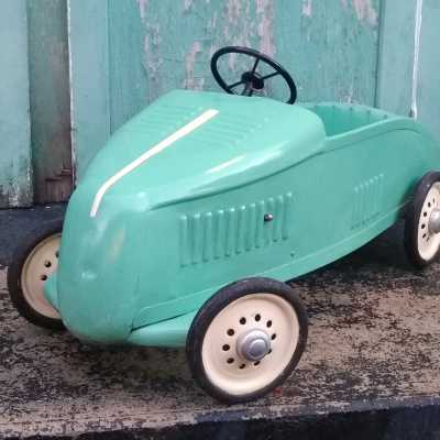 Pedal car