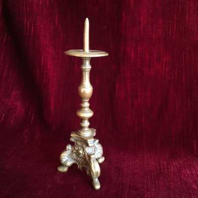Ring baluster barrel, topped with a cup for spade candle
