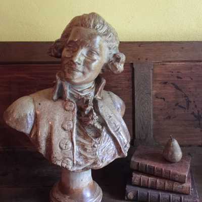 Sandstone Bust of Young Aristocracy at Catogan - Marquis Of Lafayette - End XIXth Early XVIIIth