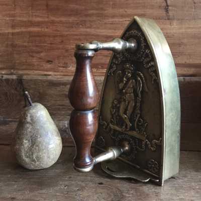 Good condition, tiny patina, beautiful quality